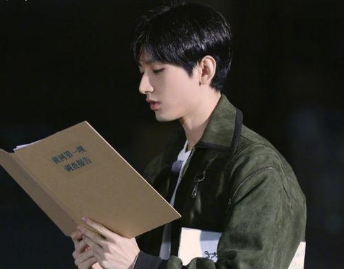 吃瓜娱乐圈成毅是谁啊,娱乐圈新晋“吃瓜王”的崛起之路